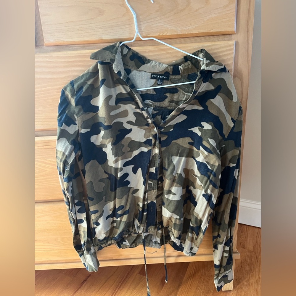 Style Envy small
Camo cropped